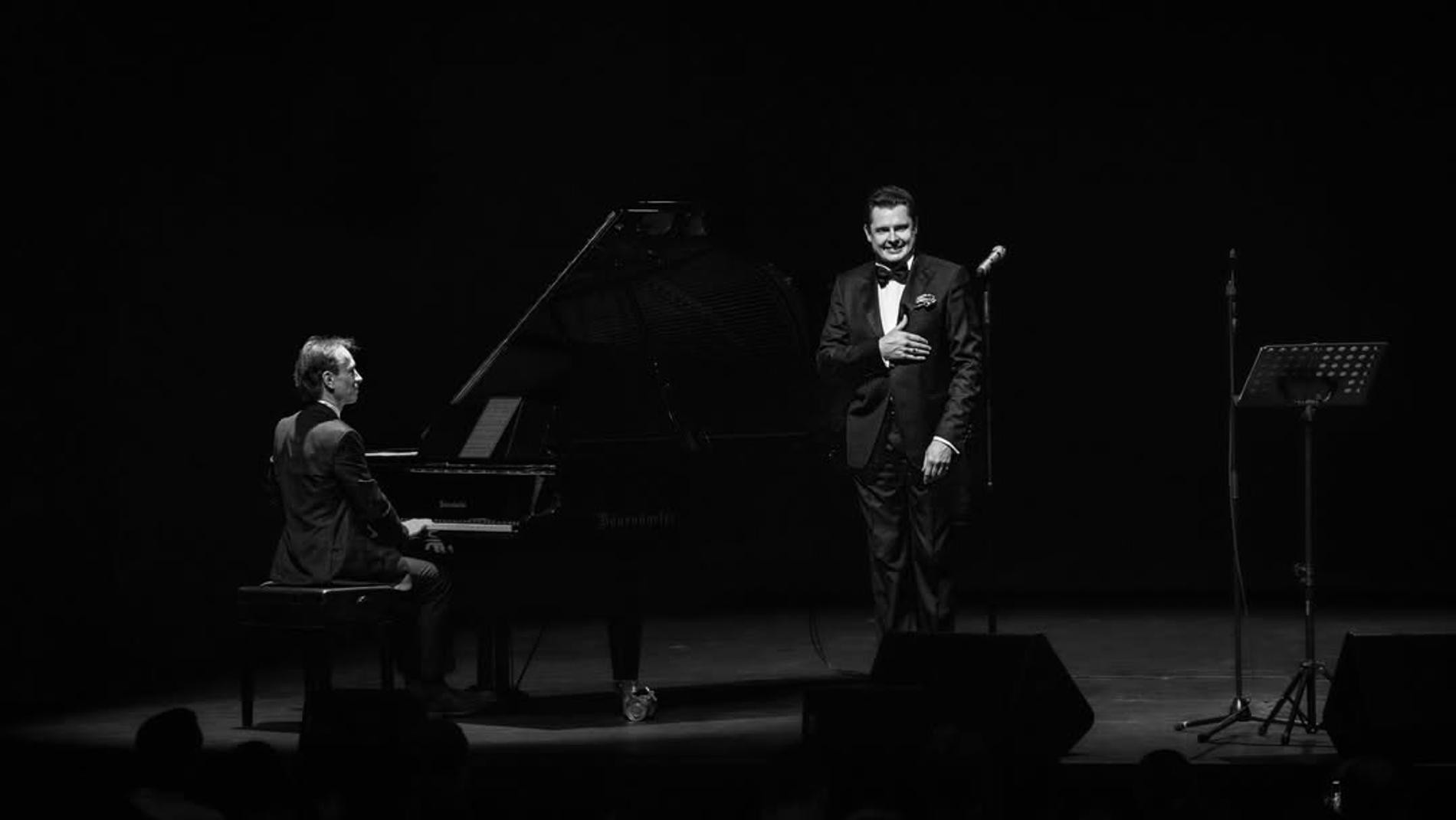 Евгений Понасенков* во время выступления на Кипре. Фото: Инстаграм (запрещён в РФ) @evgenii_ponasenkov