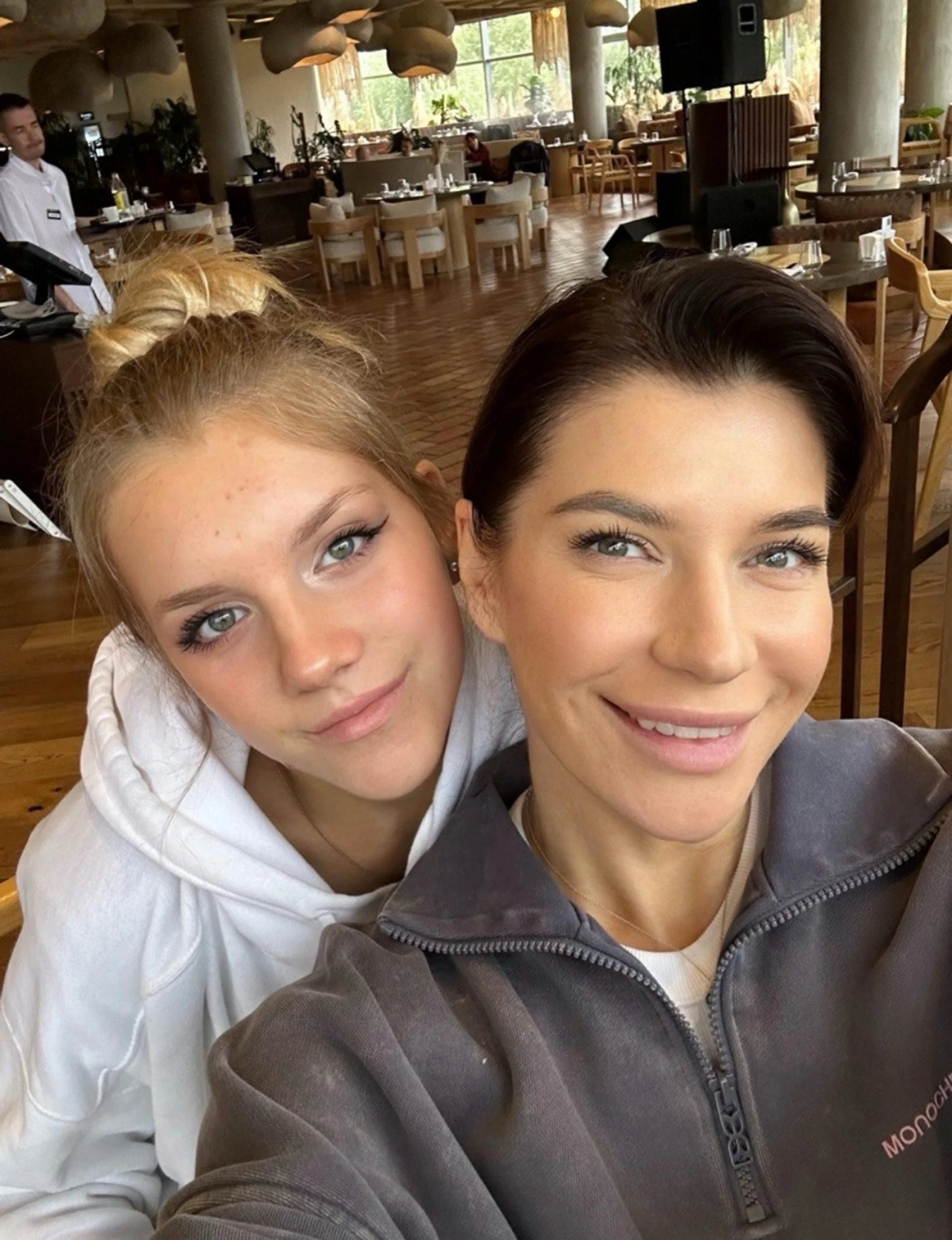 Екатерина Волкова с дочкой. Фото: «ВКонтакте» @volkovaofficial