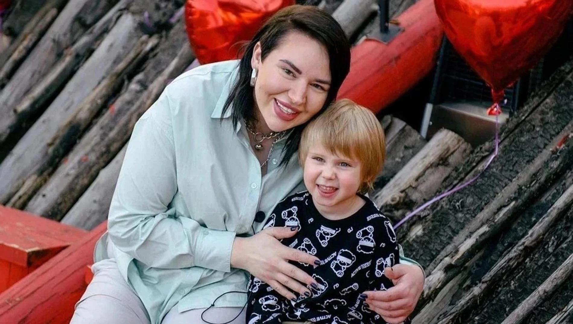 Саша Черно с сыном. Фото: Инстаграм (запрещен в РФ) @cherno_sasha93