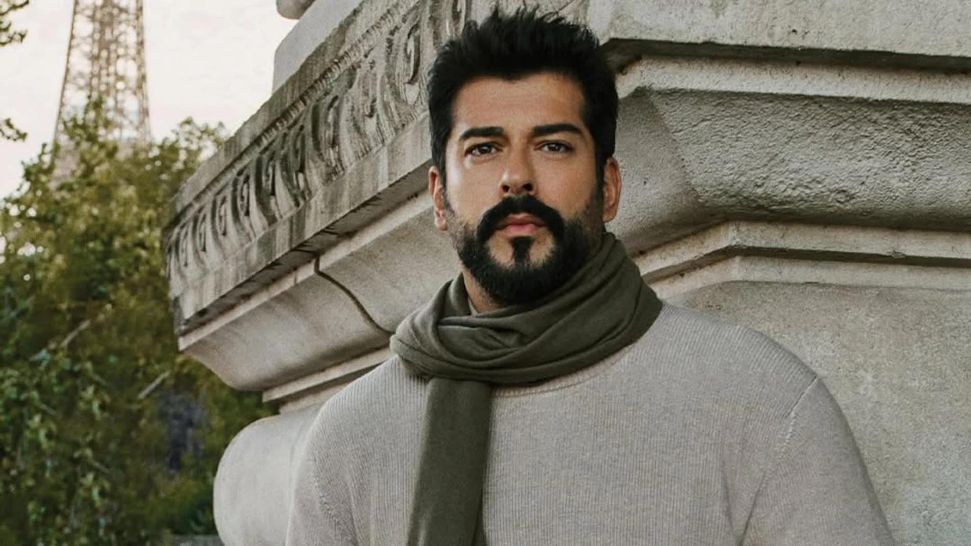 Бурак Озчивит. Фото: Instagram (Запрещён в РФ) @burakozcivit