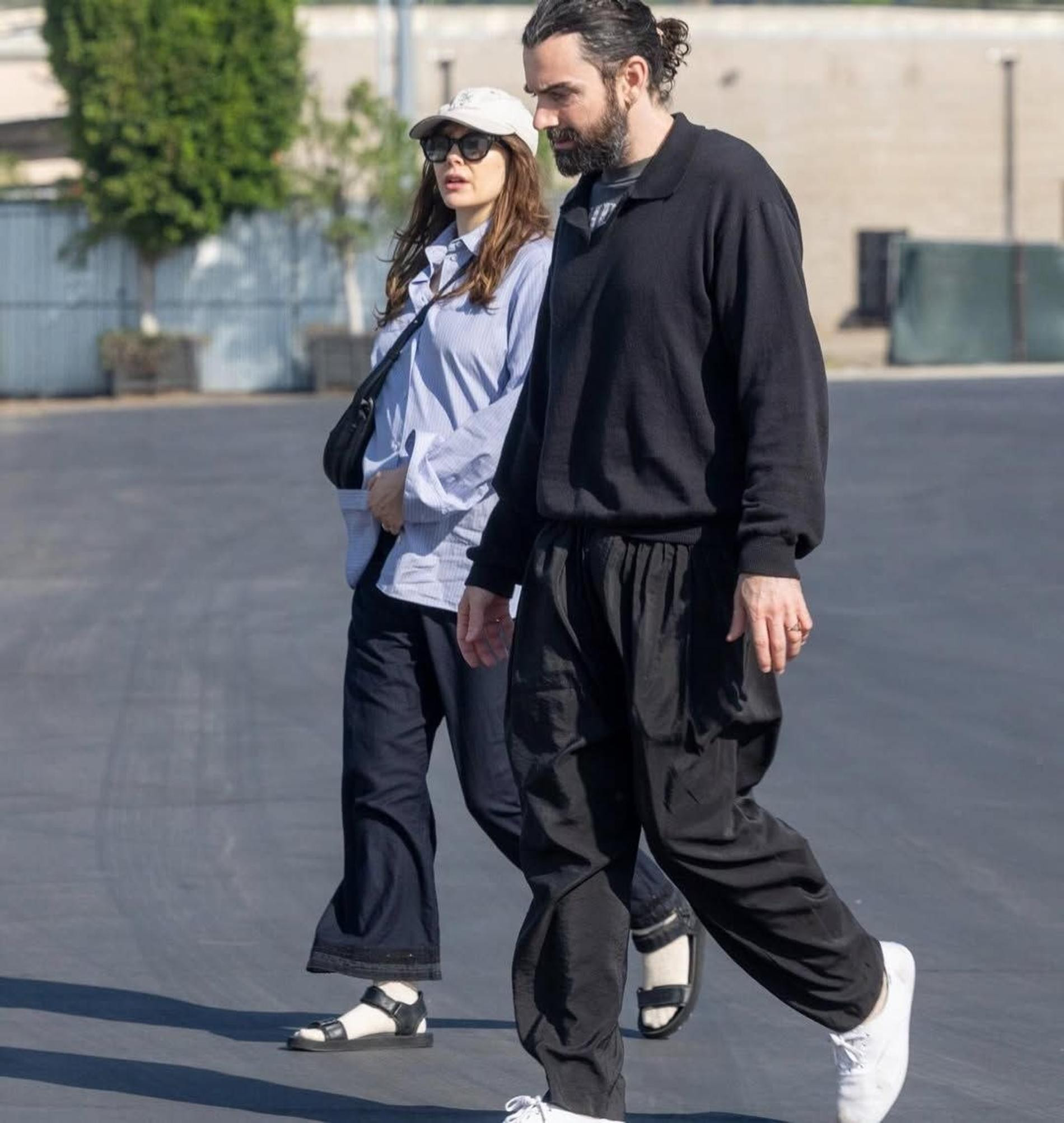 Элизабет Олсен с мужем. Фото: Times Enterteinment