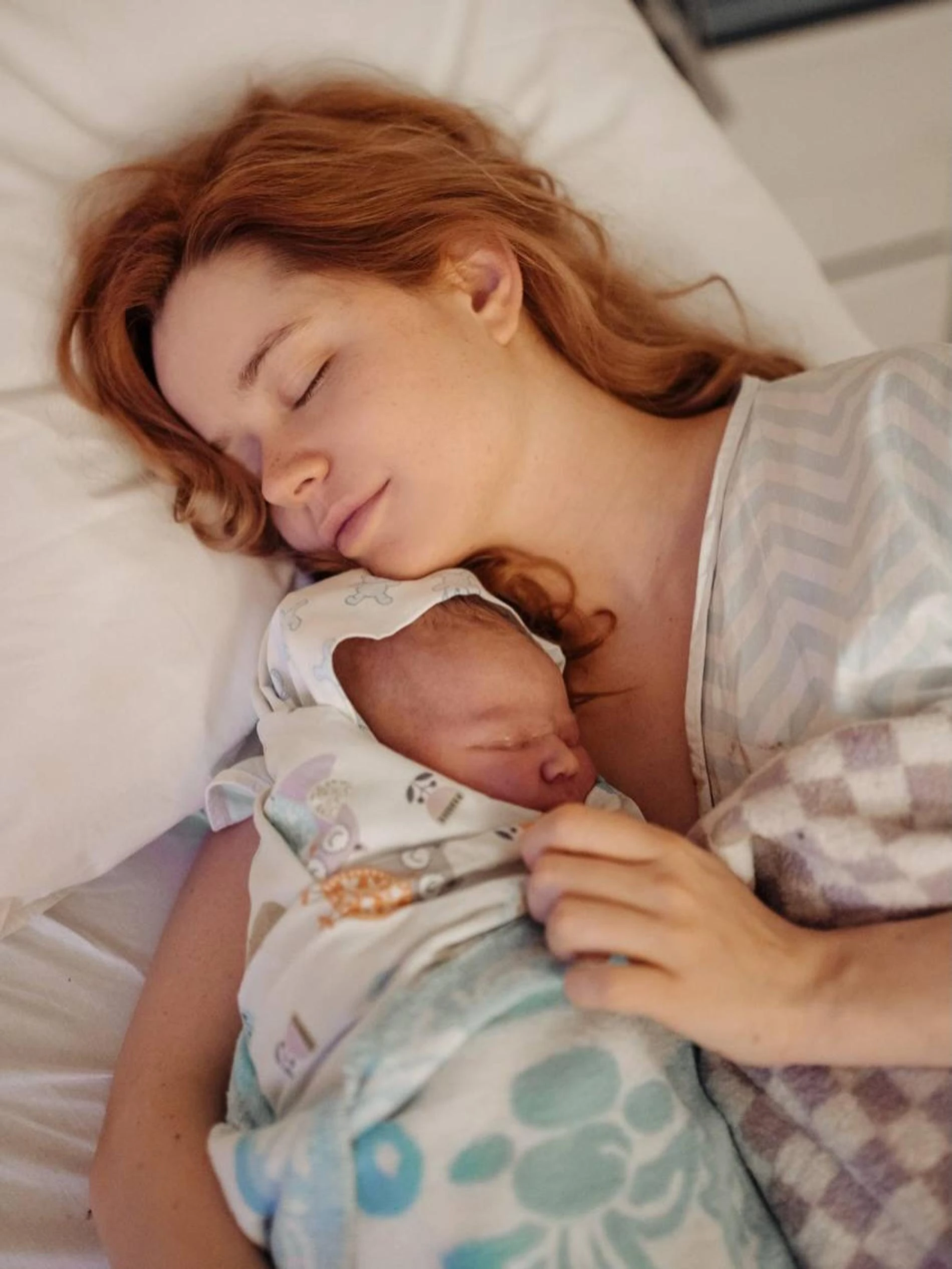 Мила Ершова с сыном. Фото: Соцсети Святослава Рогожана