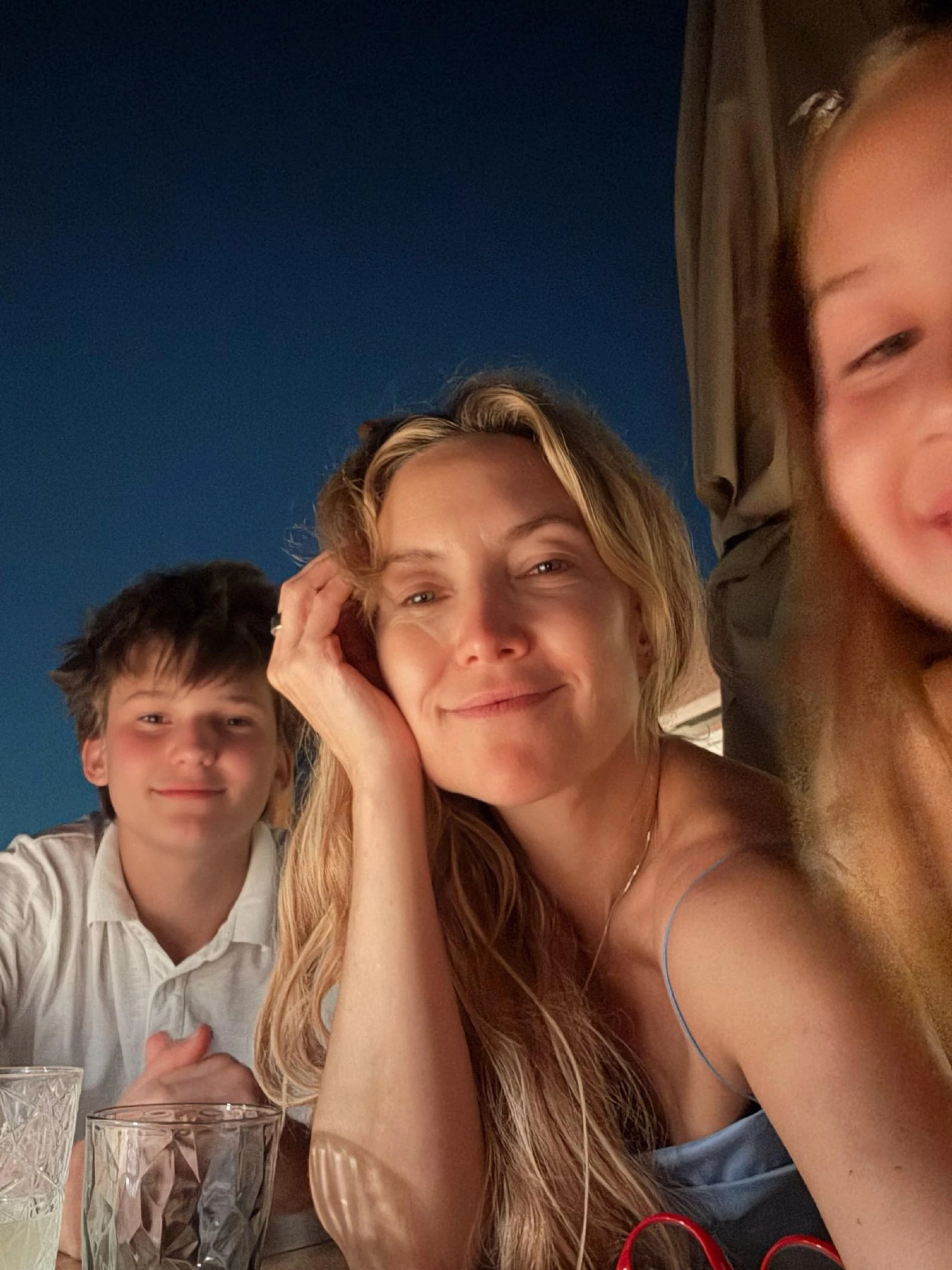 Кейт Хадсон с детьми. Фото: Соцсети Кейт Хадсон