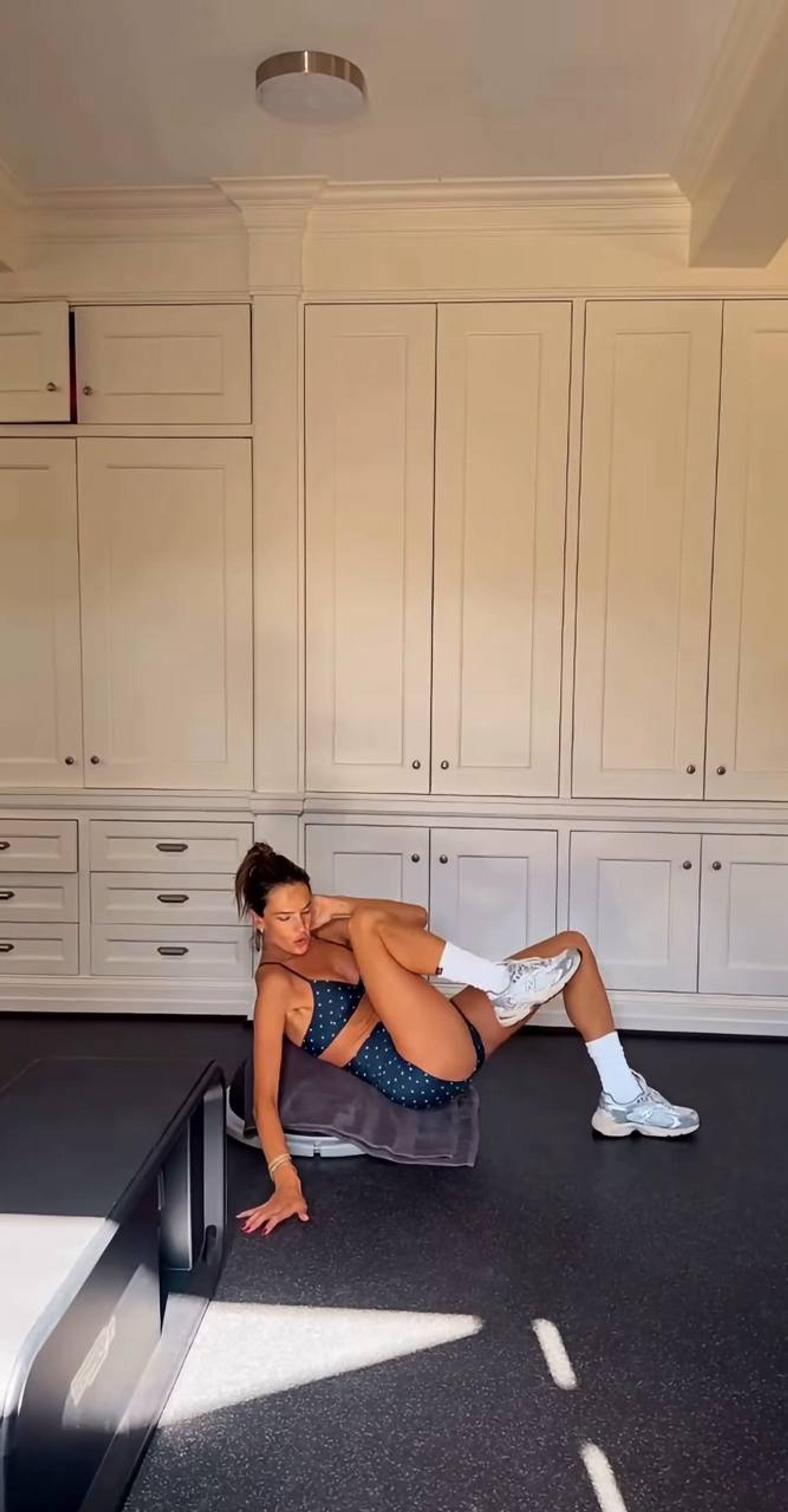 Скриншот: Инстаграм (запрещён в РФ) @alessandraambrosio